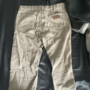 BRAND NEW Wrangler Cowboy cut khakis NEVER WORN
